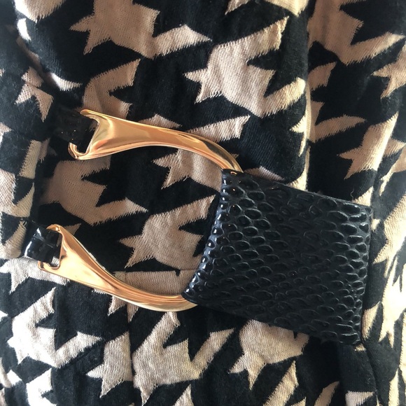 Calvin Klein Flattering Knit Dress with Belt - 6 - Picture 11 of 13